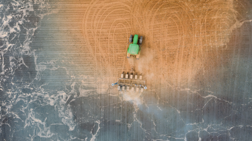 Campo argentina con falta de recursos hídricos por no contar con tanques de almacenamiento de agua en tanque australiano